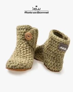 Kingdom of Wow home slippers green
