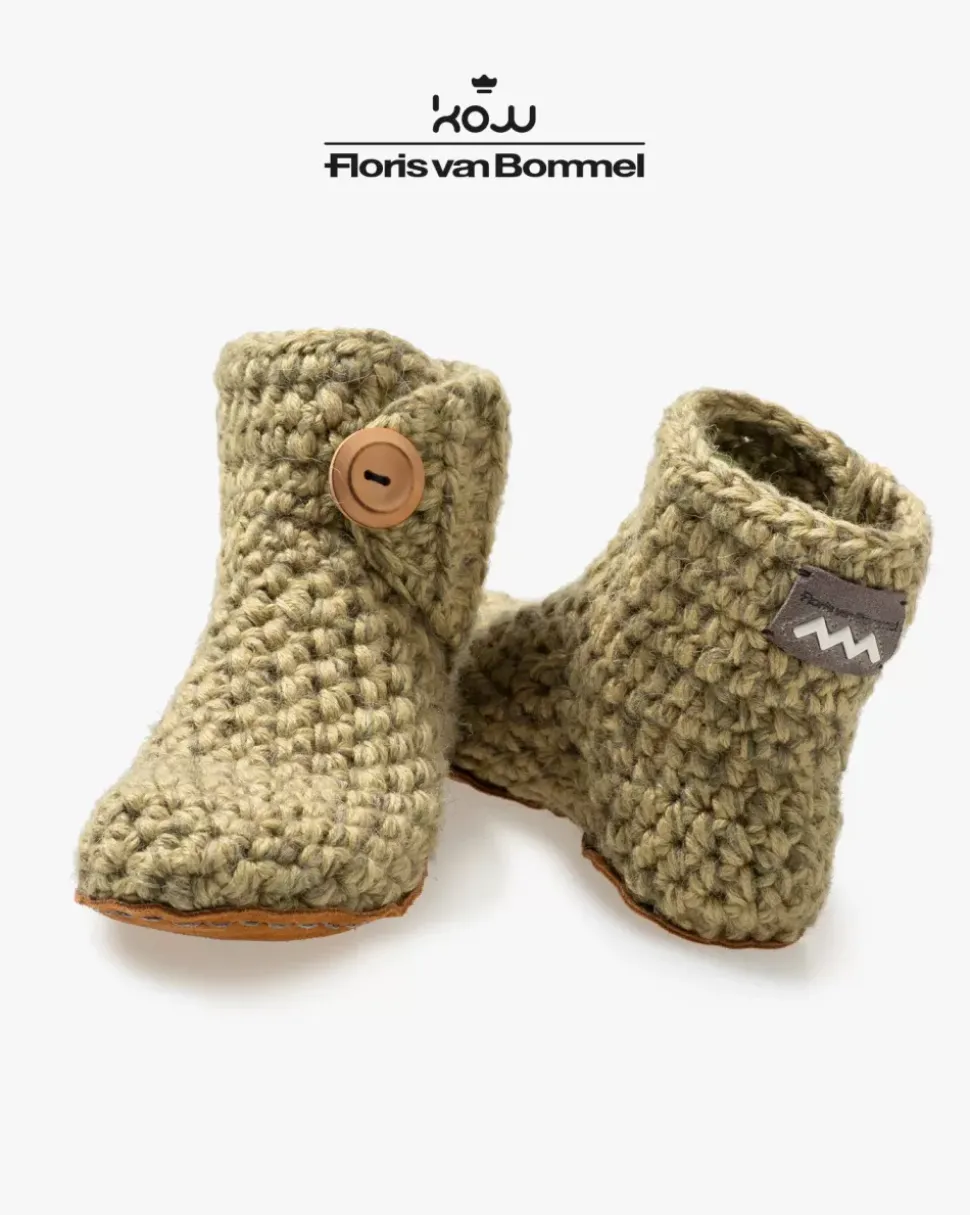 Kingdom of Wow home slippers green